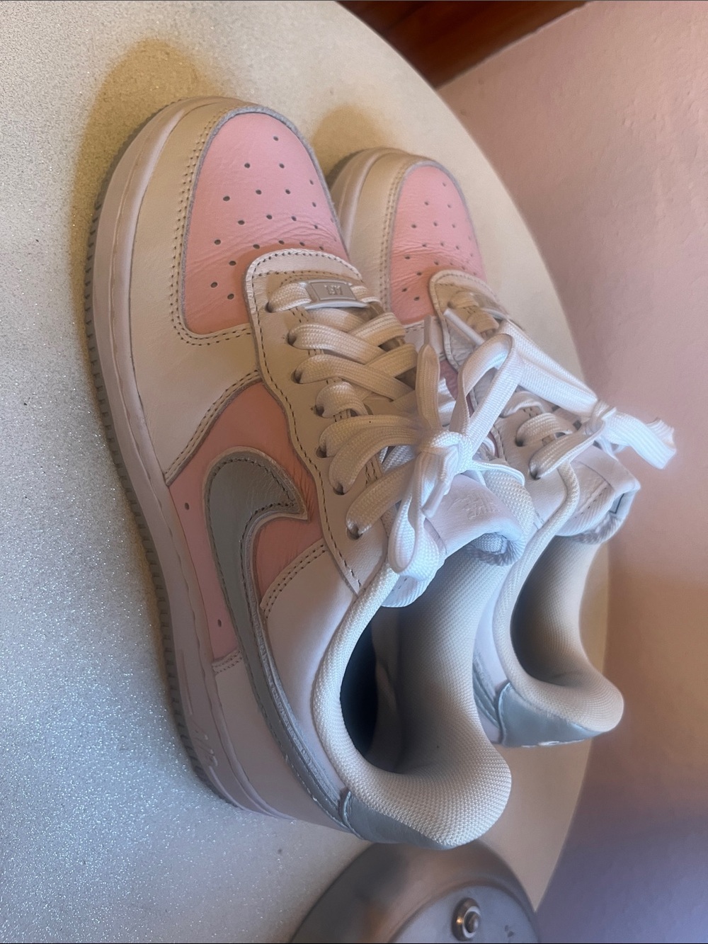 Nike AF-1 customized Women's Low-Top Sneakers White, Pink, Light Gray